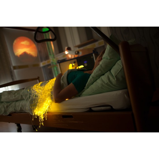 chariot snoezelen mobile équipé : approche sensorielle pour ehpad