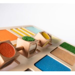 jeu mural cube tactile