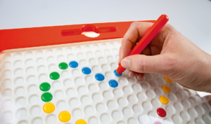 tableau magnétique aux couleurs vives