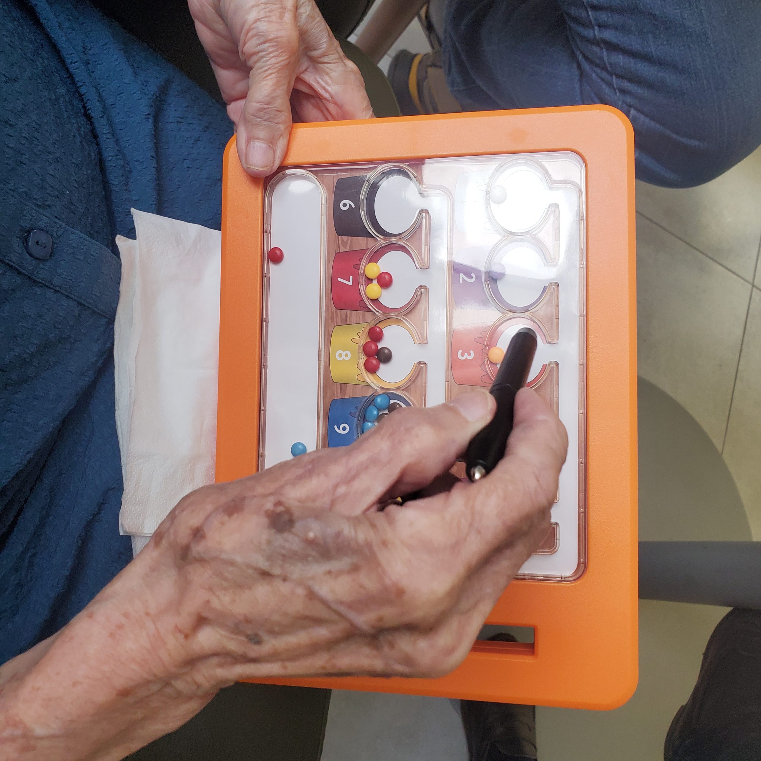 jeu de stimulation cognitive magnétique pour seniors
